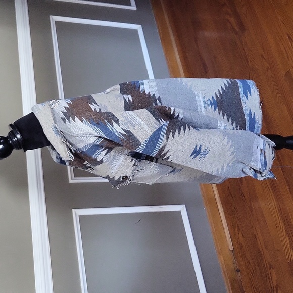 AZTEC Shacket - Picture 4 of 9